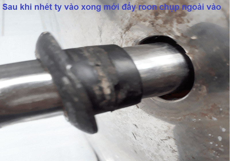 Đẩy ron chụp vào