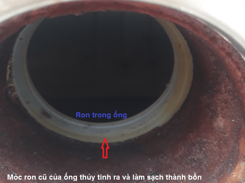 Móc ron ống thủy tinh cũ ra